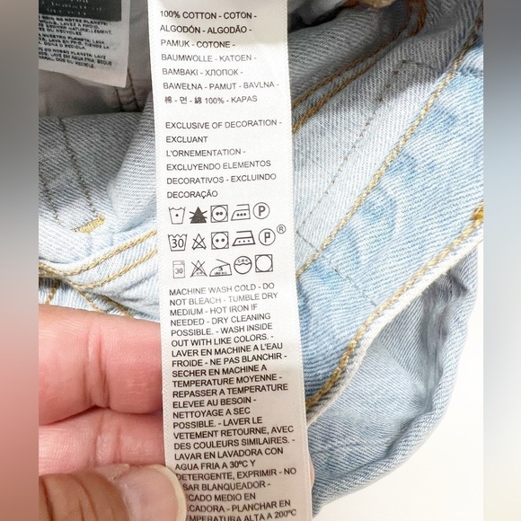 Levis Womens 501 Light Wash Floral Patch Distressed Mid Rise Denim Jeans Size 24 - Picture 9 of 10